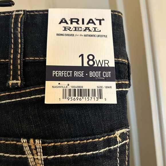 Ariat Jeans 18WR perfect rise and boot cut - Picture 4 of 6